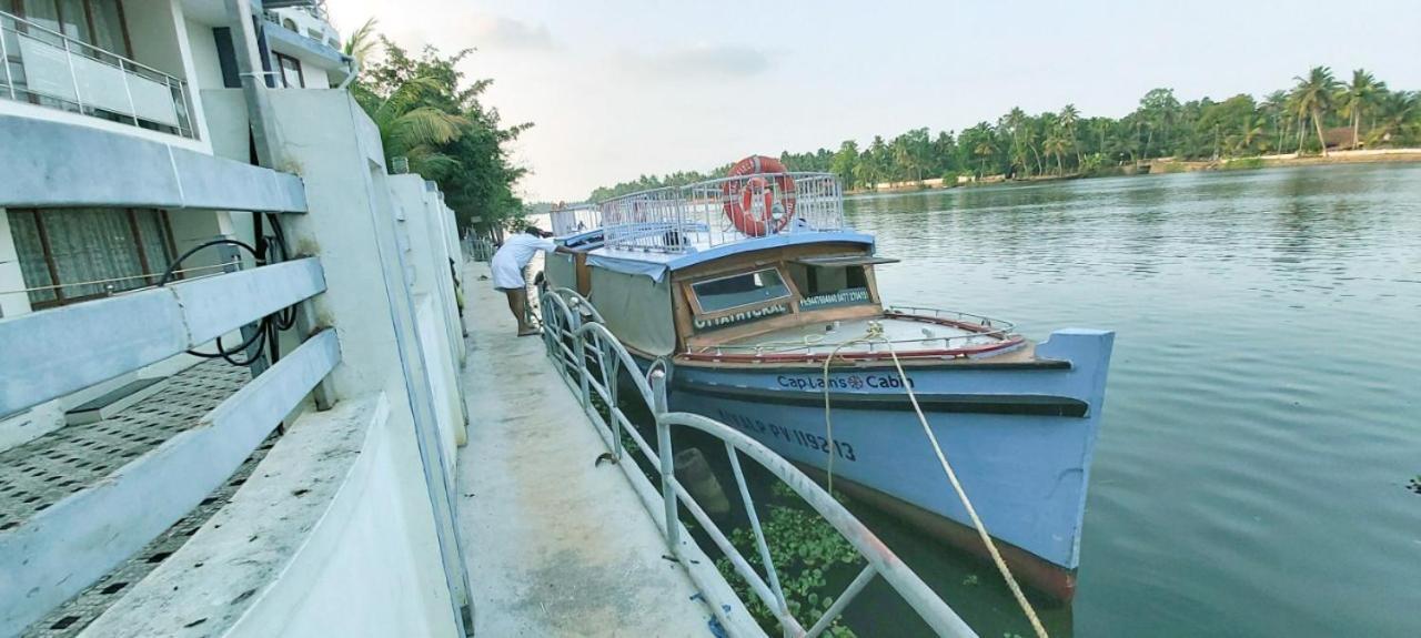 Captains Cabin Backwater Resort アーラップーザ県 エクステリア 写真